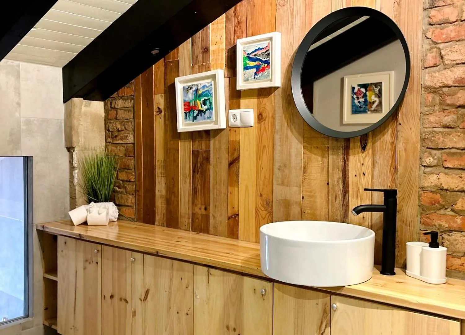 Estômbar Casa Da Artista - Stylish House With Plunge Pool And Lush Garden Close To Beach בית נופש